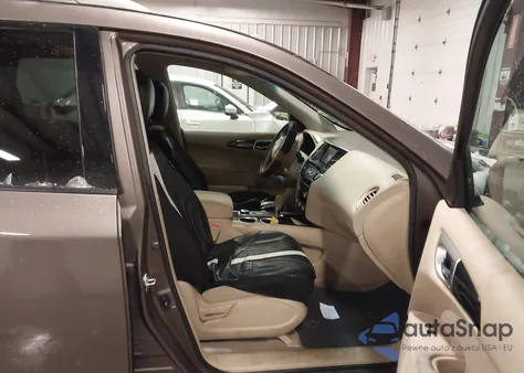 2014 Nissan Pathfinder S/Sv/Sl/Platinum z USA, uszkodzony, nr VIN 5N1AR2MMXEC631228